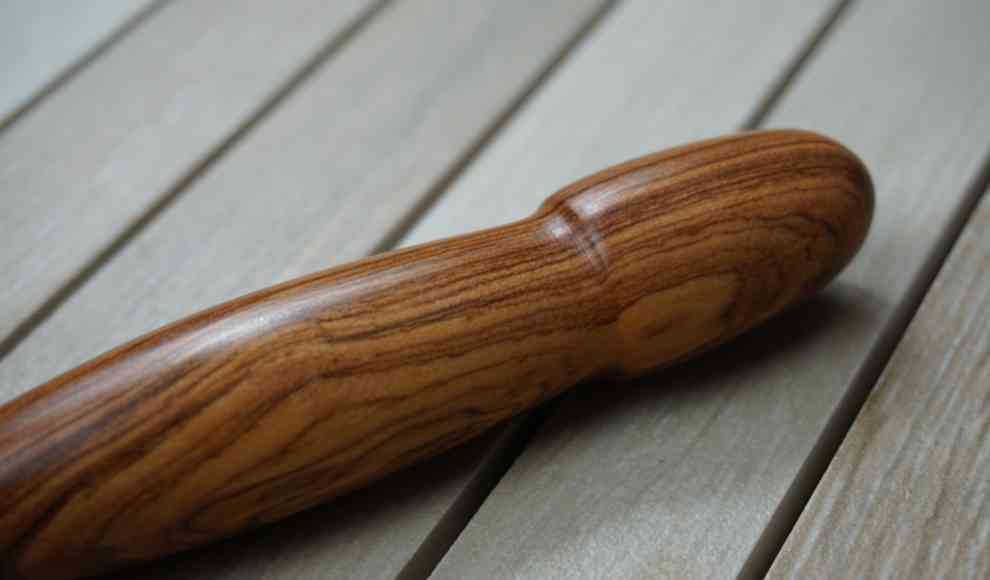 Sexspielzeug: Holzdildo