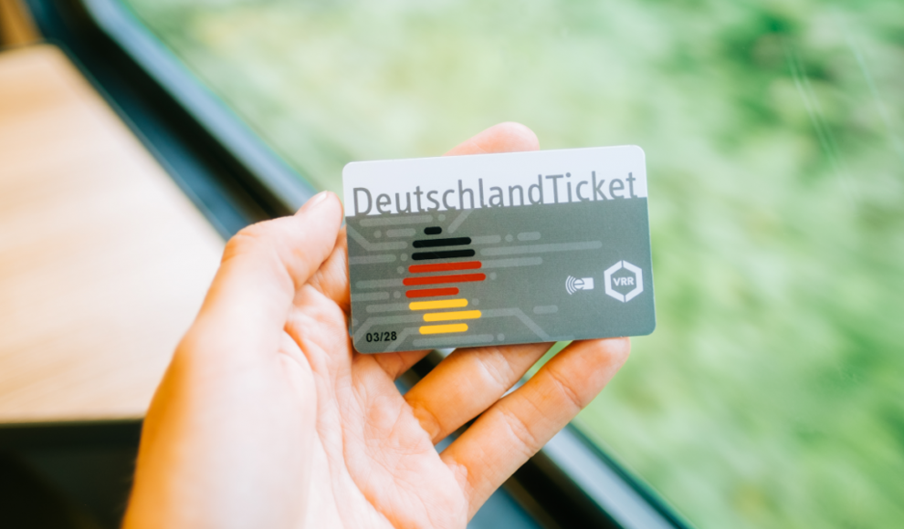 49 Euro Ticket hat CO₂-Emissionen reduziert